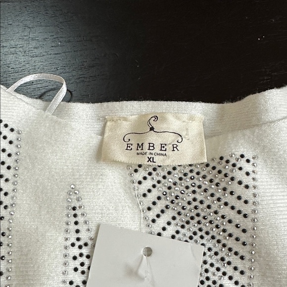 Festive cream sweater with contemporary sparkle icicles or diamonds. - Picture 6 of 11